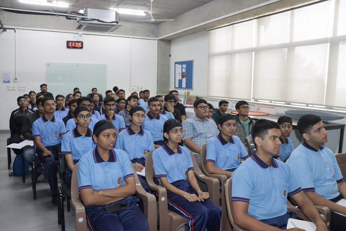 GSFCUniversity's tweet image. #GSFCUniversity students took part in an orientation on #3D Printing &amp;amp; Laser Cutting for POC and prototype development. The session combined CAD basics with hands-on laser cutting and 3D printing, boosting Industry 4.0 exposure and experiential learning. #GUIITAR #LaserCutting