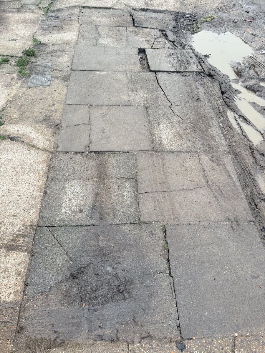 HarmzMatharu83's tweet photo. @HounslowHways really unsafe walkway and paving. Not ideal for anyone in a wheelchair and kids in pushchairs. When can this be repaired? Have already emailed Hounslow council/highways on this topic. Waiting a response - been 3 days! https://t.co/xnh3KPHKsK