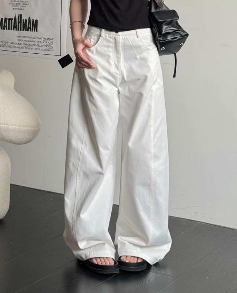 coconutsummer1's tweet image. เจอแล้ว😭 ยีนส์สีขาวที่ตามหา ทรงสวยใส่แล้วดูสูง ทรงทรง+baggy นิดๆ ใส่ไปคอนสวยเลยหล่ะ ค่าตัวแค่300กว่า มีถึงไซส์ 4XL รีบเก็บด่วน!