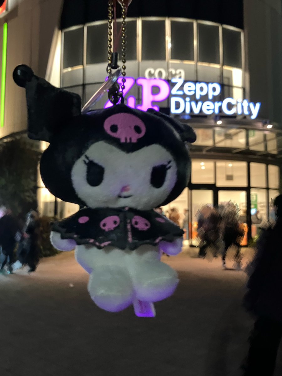 NIMOPOYOINGGG's tweet photo. クロミ様のライブに行きました https://t.co/0B0CQNDIs1