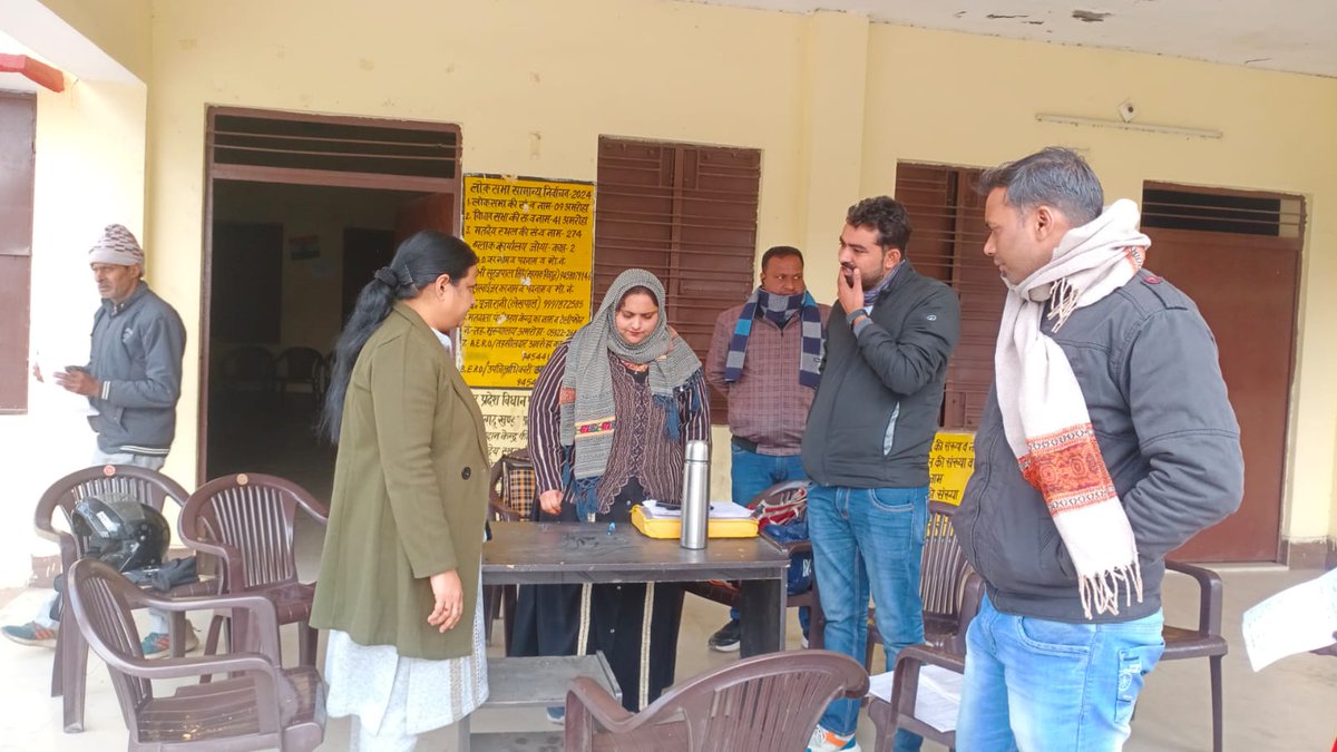 deo_amroha's tweet photo. दिनांक 31-01-2026 को बूथों पर BLO द्वारा आलेख्य मतदाता सूची एवं ASDD सूची को पढ़कर सुनाया गया, जिसके क्रम में उप जिला निर्वाचन अधिकारी, अमरोहा के द्वारा 41 अमरोहा वि0स0क्षे0 के बूथसं0 291,292 प्राईमरी स्कूल हरियाना एवं प्राइमरी स्कूल रायपुर पर भ्रमण कर निरीक्षण किया गया। https://t.co/6QkKVyP5nO