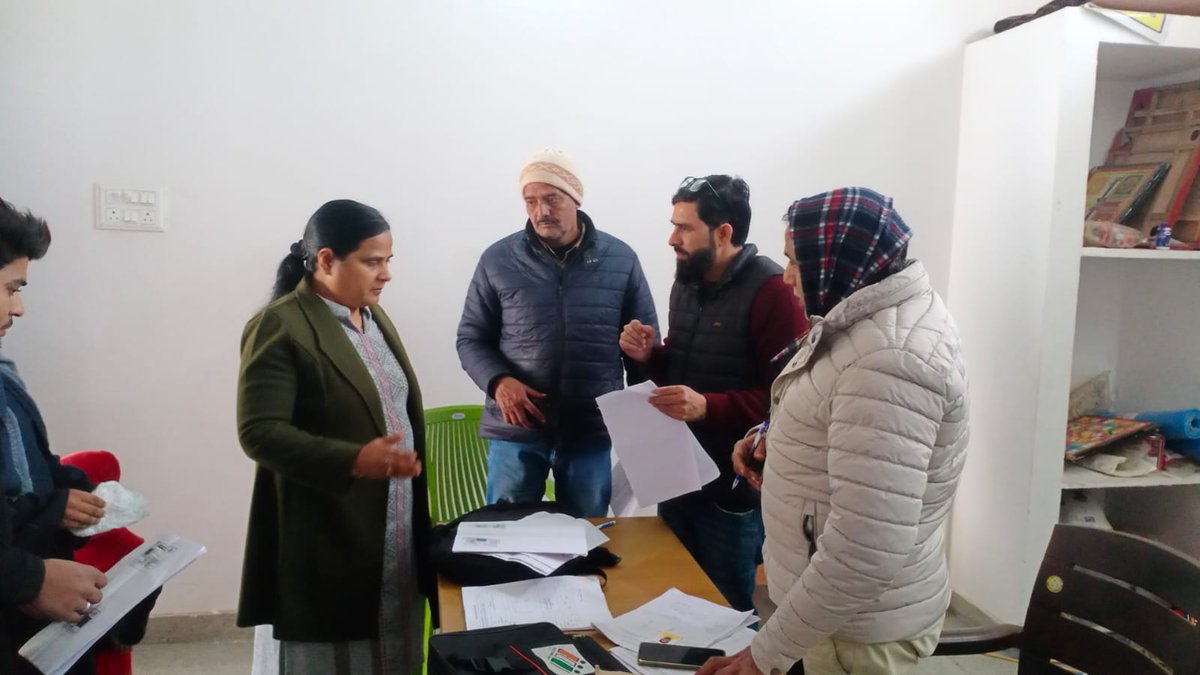 deo_amroha's tweet photo. दिनांक 31-01-2026 को बूथों पर BLO द्वारा आलेख्य मतदाता सूची एवं ASDD सूची को पढ़कर सुनाया गया, जिसके क्रम में उप जिला निर्वाचन अधिकारी, अमरोहा के द्वारा 41 अमरोहा वि0स0क्षे0 के बूथसं0 291,292 प्राईमरी स्कूल हरियाना एवं प्राइमरी स्कूल रायपुर पर भ्रमण कर निरीक्षण किया गया। https://t.co/6QkKVyP5nO