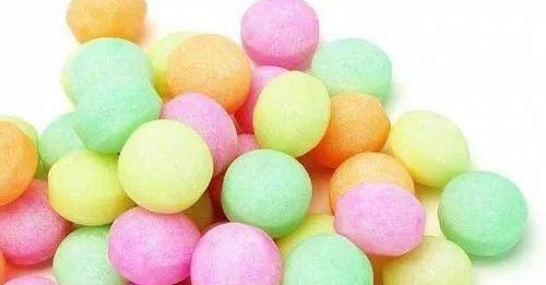 اخرجوها من بيوتكم حالاً..

كرات النفثالين التي يتم وضعها في دورات المياه والمغاسل هي مواد مسرطنة ومسببة للأورام وللحساسية وخمول الغدة الدرقية ومشاكل الكبد والرئة.

(الدكتور فهد الخضيري)

-