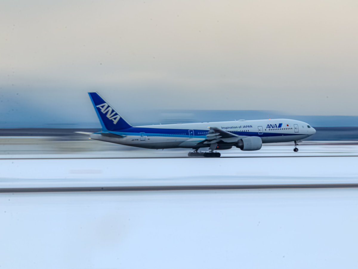 JA01ME's tweet photo. 雪景色で背景を流して消したら
音が無くなったように見えた!
赤らんだ夕空に
トリプルのアンコリ捕らえられて
とてもお気に入りの1枚になった
#JA717A
#ソラマニ_ヒコーキ https://t.co/z3hrZO3vWk