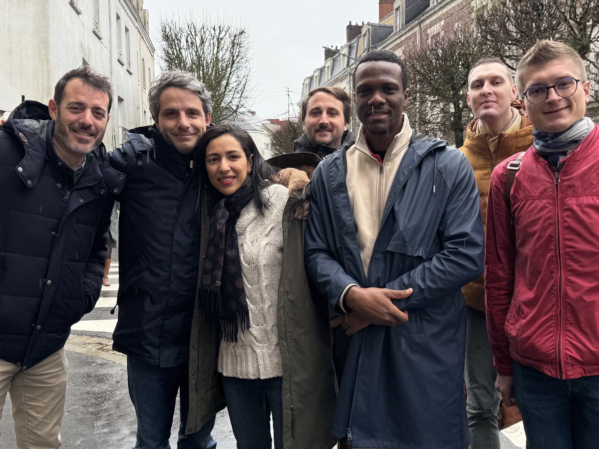 Ce matin aux côtés des habitants de #Saintdonatien , on parle de l’avenir de #Nantes avec <a href="/Foulques44/">Foulques Chombart de Lauwe</a> #chombart2026 #Municipales2026 #nantes2026
<a href="/sarahelhairy/">Sarah EL HAÏRY</a>