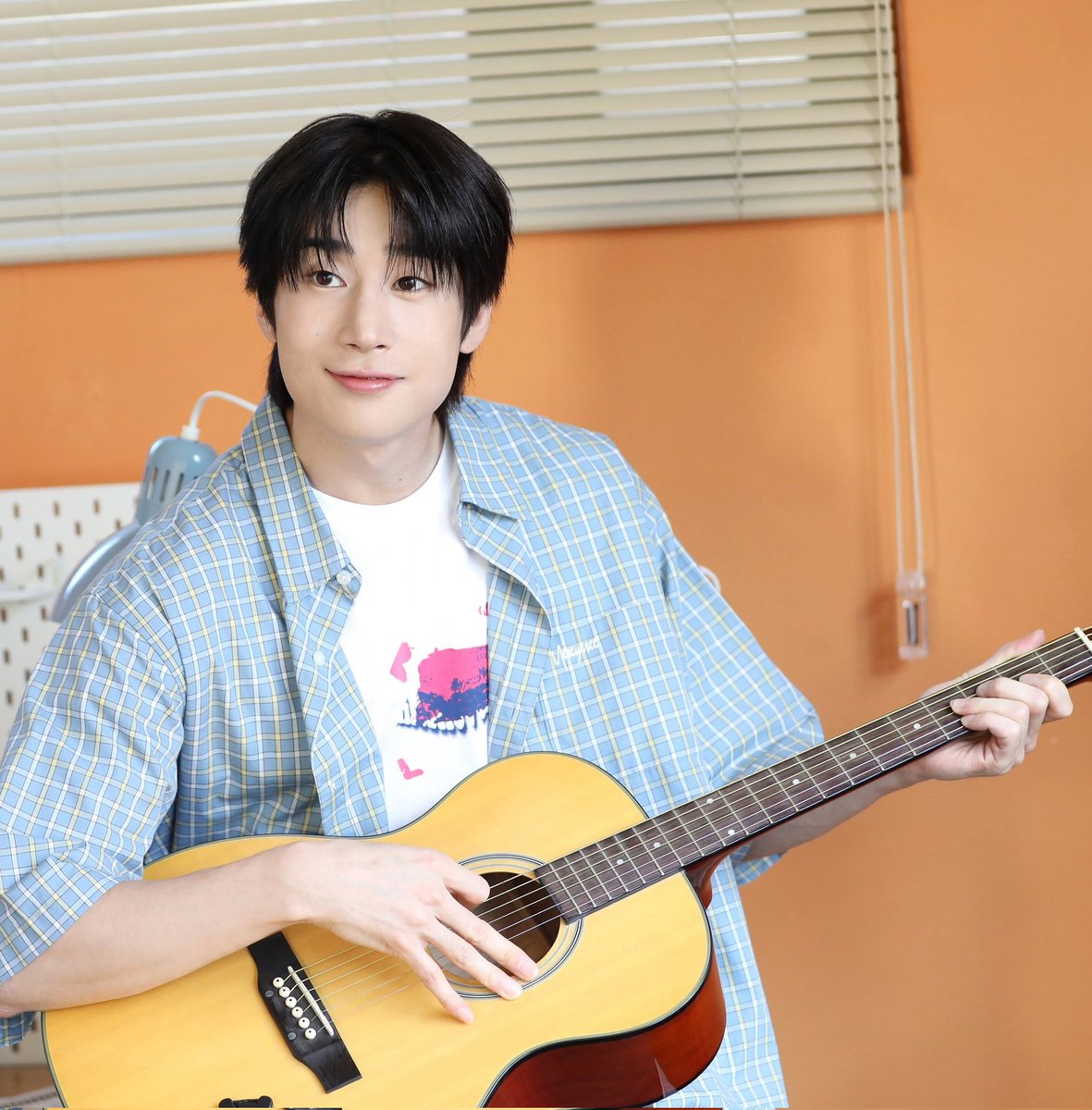 xxeungwooya's tweet image. 기타 쥐고뜯기