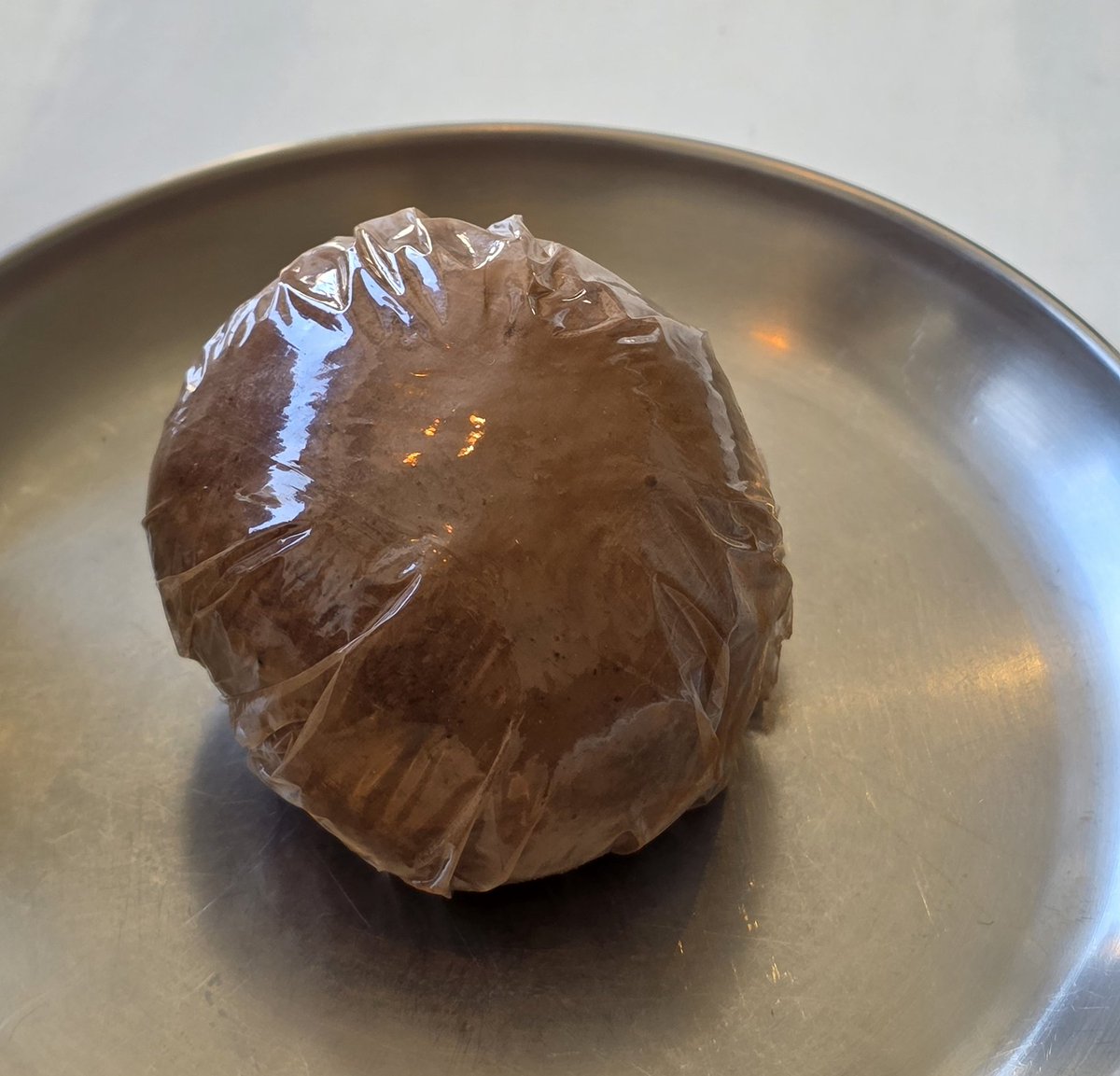 기묘한 은교짱 사건..

정오: 두쫀쿠 머거보셧어요?
은교: 그만큼 줄서서 먹을 정도로 관심은 없는데, 일단 재료는 다 샀어요.
정오: ??

그리하여 두쫀쿠 나눔의 시간을 가졌습니다...
근데 진짜 맛있었어요