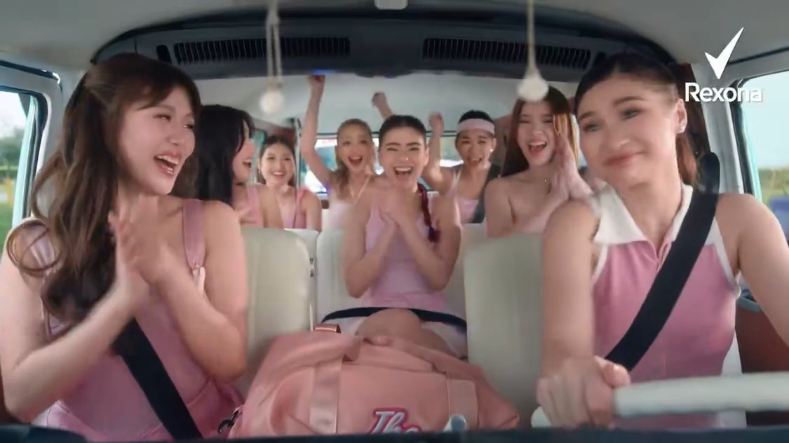 colextinn's tweet image. SI MALOI TALAGA ANG OG PASSENGER PRINCESS NI JHO 🥰💛💙