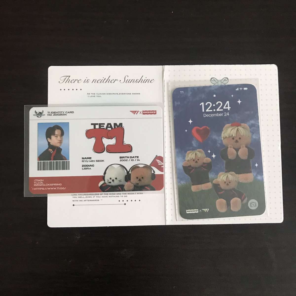 fairyuminxii's tweet photo. 𐙚 ‧₊˚ ⋅ #wonareigastos ⋆౨ৎ˚⟡˖ ࣪  

t1 won. Didn't expect a clean 3-0!! and I received my parcel 🥺 my first lol pc (and never last)😔🫶🏻 oner and keriaaaa. Thank you so much @forjyuhak for letting me adopt them

they are gonna stay at my ahof binder for a while🫶🏻 https://t.co/ImbsScofs2