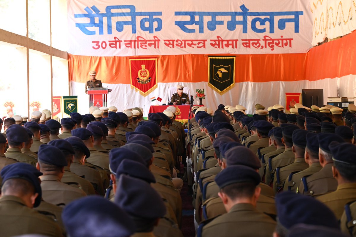 दिनांक 31.01.2026 को श्री सचिन कुमार, कमांडेंट महोदय की अध्यक्षता में सैनिक सम्मेलन आयोजित किया गया। इस अवसर पर 37 बलकर्मियों को प्रशस्ति पत्र प्रदान किया गया तथा पात्र आरक्षियों को वरिष्ठ आरक्षी का फीता लगाकर प्रोत्साहित किया गया। समापन राष्ट्रीय गान के साथ किया गया।