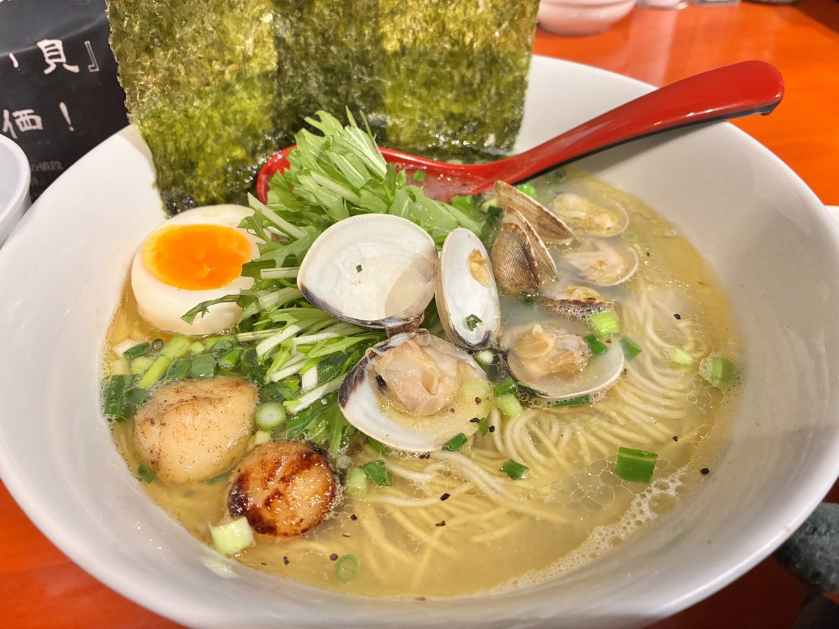 MiiYaK0_pkmn's tweet image. 今日の〆〜
入間市のへうげもの🍜✨
すごい貝！ほんとにすごい....貝........🤦‍♀️貝出汁系だいすき🤦‍♀️🤦‍♀️🤦‍♀️
食レポができない。
めちゃくちゃおいしくてスープはかどってしまった🤰歩きます。