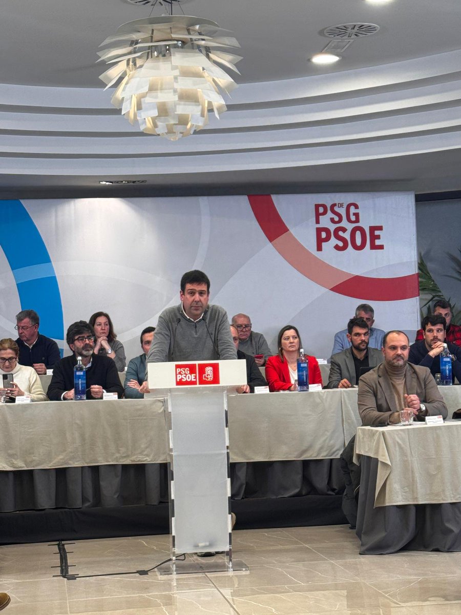 psoeacoruna's tweet photo. A Agrupación Provincial da Coruña do PSdeG-PSOE celebrou o seu Comité Provincial e puxo en marcha o proceso de preparación de cara ás eleccións municipais de 2027.💪

🌹Traballamos desde xa para reforzar proxecto, equipos e propostas ao servizo da veciñanza. https://t.co/ZUWGiJ50L0