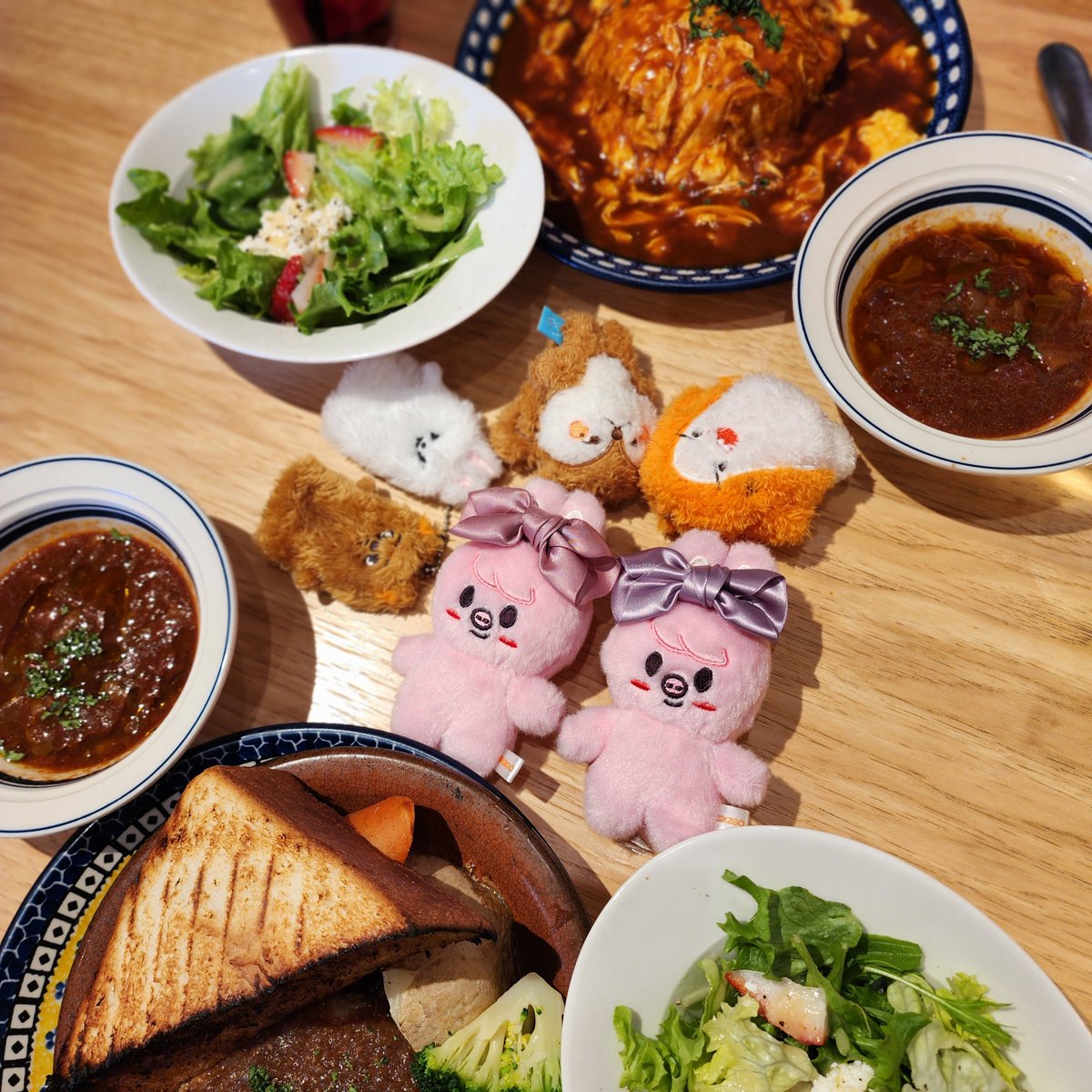 STAY_Y_C's tweet photo. チャンビン､うさ耳ポーズやってくれたのめちゃくちゃ可愛かった🐖🐇🩷
会ってくれた友達達もありがとう💕
良き1日でした🙌🏻✨ https://t.co/dZGlLUeVFB