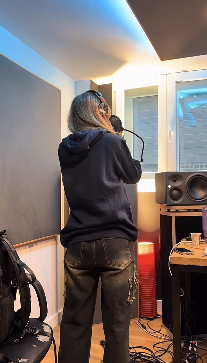 Lucia espero escuchar esto prontito🙂‍↕️