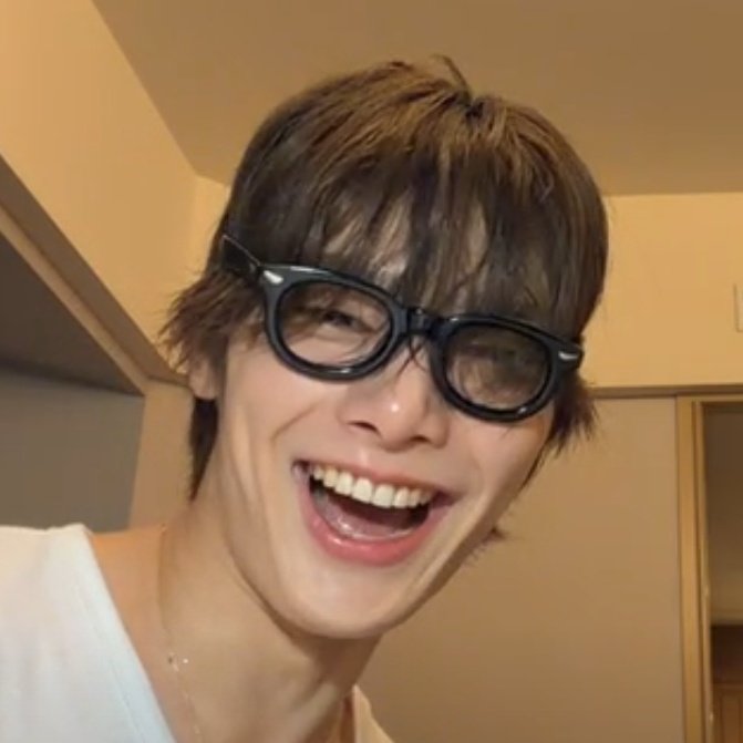 namchanhyung's tweet image. I'M IN TEARS HELP 😭😭😭😭😭😭😭😭😭