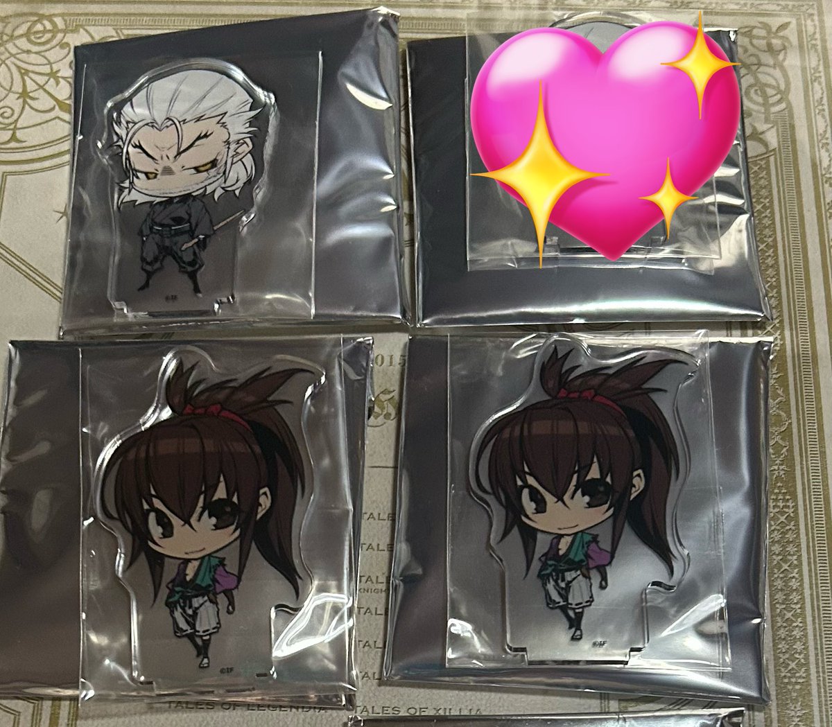 yula_v's tweet image. 【交換、譲渡募集】二世の契り　トレーディングちびキャラアクリルスタンド　の交換、またはお譲り先を探しております。

《求》暁月、または定価（＋送料）
《譲》刀儀、瑠璃丸