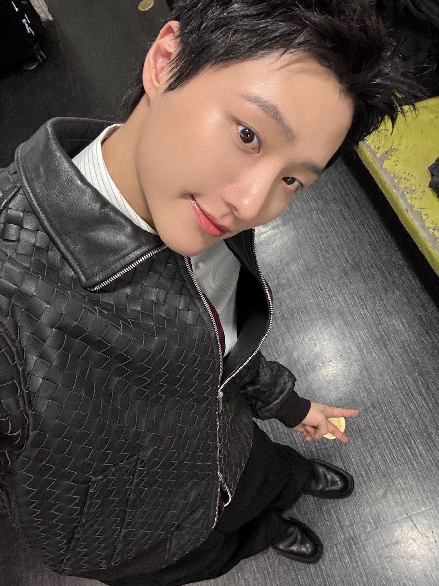 [📷]
260131 불후의 명곡

‘대세와 전설의 만남’에서
대세를 당당히 맡고 있는 이 남자
잘생겼어요 귀여워요☺️

함냐 먹방까지 야무졌지만
아랑하는 우리 우즈의 무대는
다음 주를 기대해 주세요💙

#WOODZ #우즈
#불후의명곡