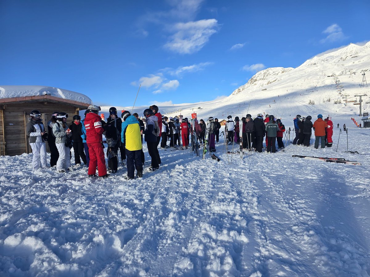 berthaparkski's tweet photo. And we are on our way home! First class @SkiBound . What a trip! Memories, friendships and learning experiences to last a lifetime ❤️ often a school ski trip is a child’s only chance to learn to ski and opens up a world of future opportunities. #SL @BerthaParkHigh https://t.co/t2bufaP0AL