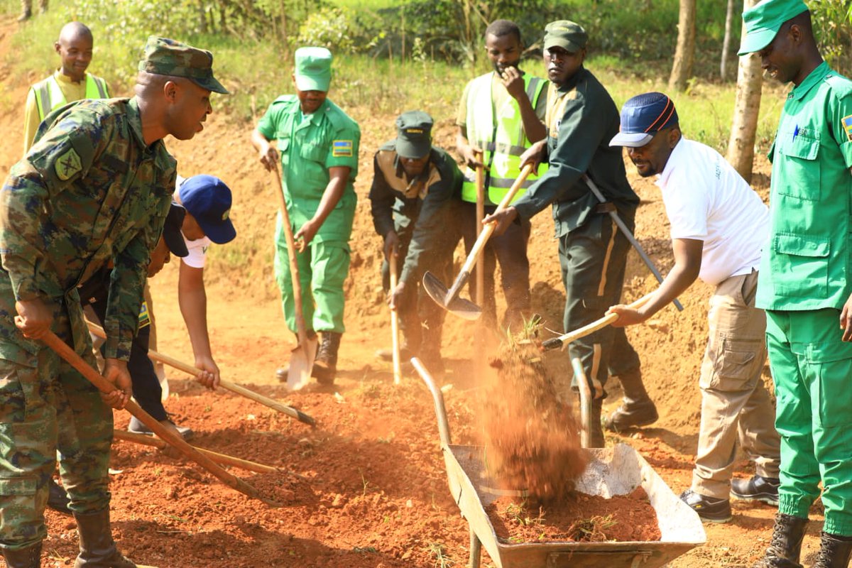 Umuganda usoza ukwezi kwa Mutarama 2026, wabereye mu mudugudu wa ...