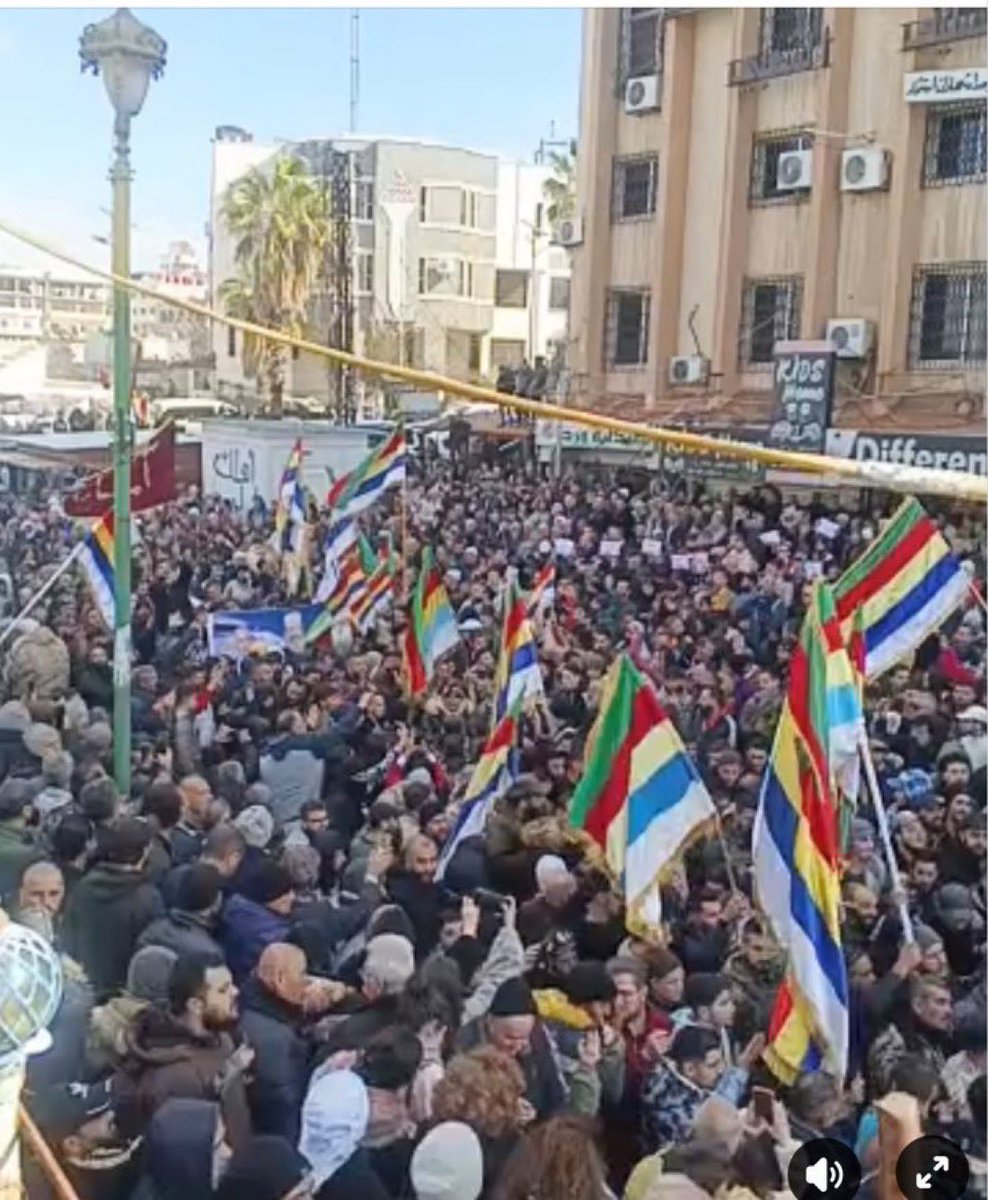 كل الحب و الدعم لاهلنا في جبل باشان و حقهم في تقرير مصيرهم ..
من ساحة الكرامة في #السويداء اليوم