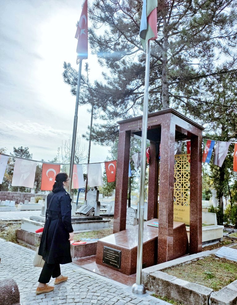 _turkcem_'s tweet photo. Ruhum meydanlara sığmayan alay
Üç rengli bayrağım qalx ucal haray
Öpsün tellerini ulduz güneş ay
Men senin üzüne hesret qalmışam

#Resulzade 🌷🇦🇿 https://t.co/Od57UIUhd7