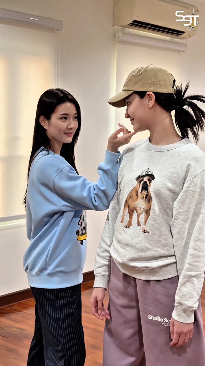 แน่ะ ! แม่สอนให้รักนวลสงวนตัวไงคะ เราจะไปส่งสายตาให้หนุ่มฝรั่งทำไมคะจินนี่

#ginnynatnicha #GinJay #จินเจ
#aangelinaass