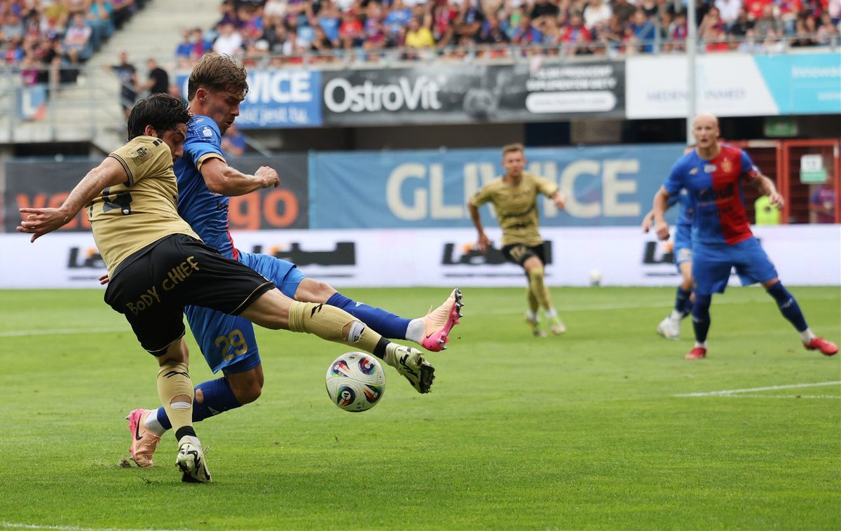 zachodni's tweet photo. Górnik Zabrze przegra dziś z Piastem Gliwice w śląskich derbach. Mamy na to 6 argumentów.

https://t.co/VCMjhPzpCy https://t.co/9JjKWSrmNs