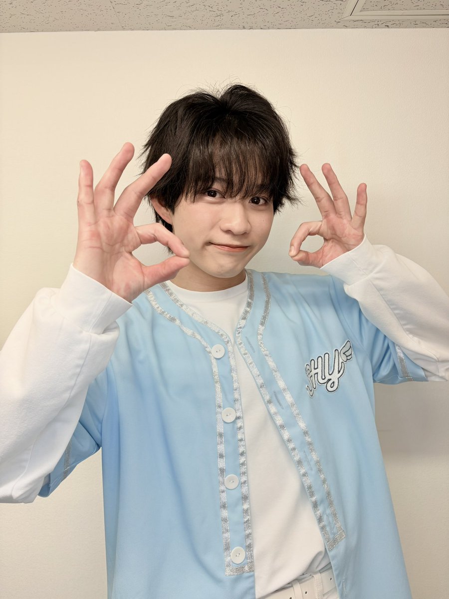 ⋱ Hyuga's Message ⋰
￣￣￣￣￣￣￣￣￣￣￣
『SHY×Not Found合同スペシャルイベント』ありがとうございましたー！！！
久しぶりにEBiDAN SENDAIさん振りにメンバーのみんなに会えてめっちゃ嬉しかったし改めてみんなカッコ良すぎて負けられないなって思いました！