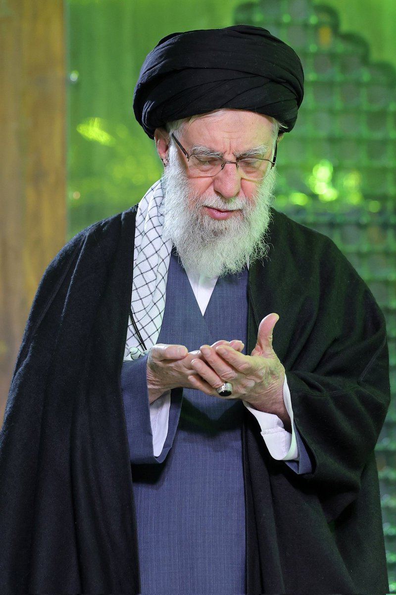 دعا بخوان که قنوتت، پناهگاه من است...😍