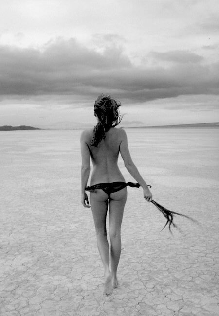 «  Beauty begins 
      the moment 
       you decide 
    To be yourself « 

🖋️ Coco Chanel 

Good Morning X Friends☕️
Beautiful Saturday Everyone🦋
#photograghy #blackandwhite 
#CozyVibes🍀#PeaceAndLove 
#PositiveMorning #WINTER ☃️
#Switzerland 30/1  -3/5c ⛅️
God bless you💞