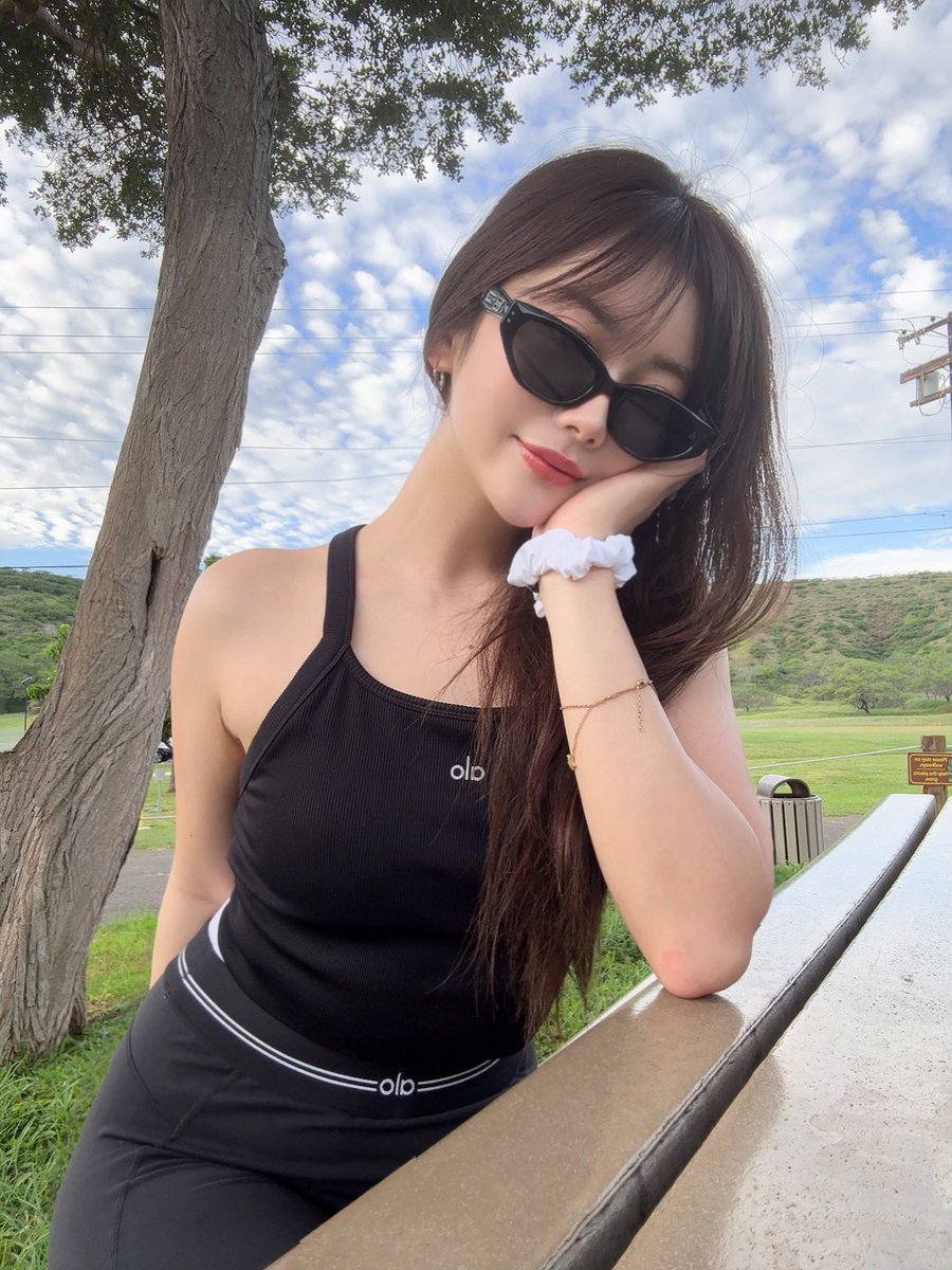 やしろなな tweet media