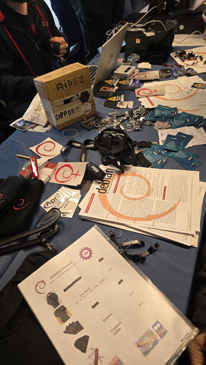 Debian France tweet media