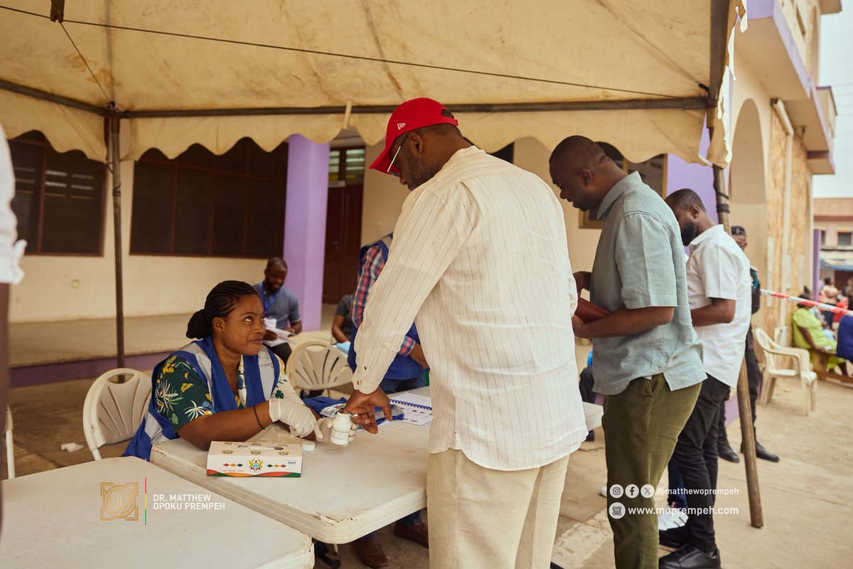 MatthewOPrempeh's tweet photo. Scenes from St. Anne’s Anglican Church in Ashtown, Kumasi, where I cast my vote in the company of the Member of Parliament for Manhyia South, Lawyer Nana Agyei Baffour Awuah, during the ongoing presidential primaries.

#PresidentialPrimaries #NPP #CivicDuty #PeacefulProcess #ManhyiaSouth #AshtownKumasi #PartyUnity #LeadershipInService #WithOurOwnHands
