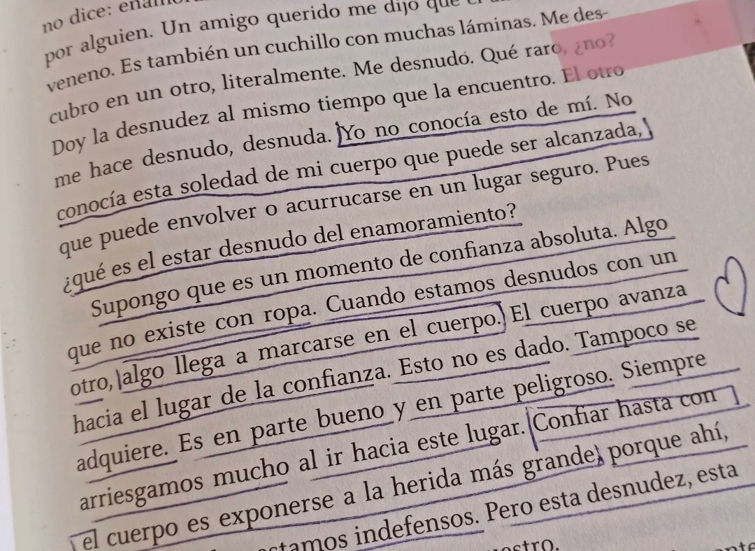La Directora del Instituto de Filosofía de la <a href="/udp_cl/">UDP</a> <a href="/FilosofiaUdp/">Instituto de Filosofía UDP</a> <a href="/AichaMessina/">Aicha Liviana Messina</a> publicó este libro delicado que les invito a leer hoy 💖💫
Mi recomendación literaria de cada sábado en <a href="/mercurioafta/">El Mercurio de Antofagasta</a>