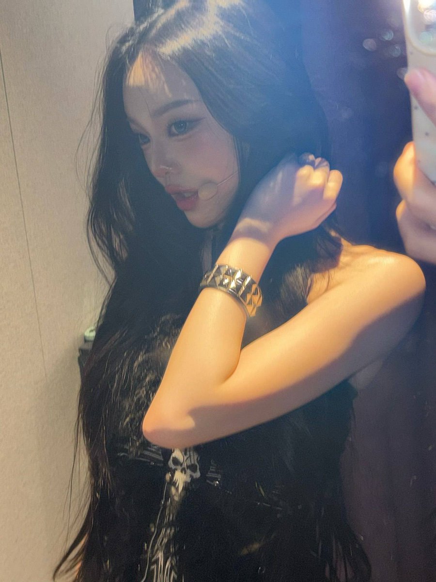 since when she start to looks like THIS?? oh my godness park boeun
