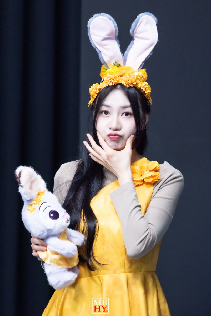 Mostbeautifulhayoung tweet media