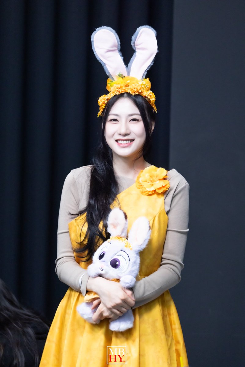 Mostbeautifulhayoung tweet media