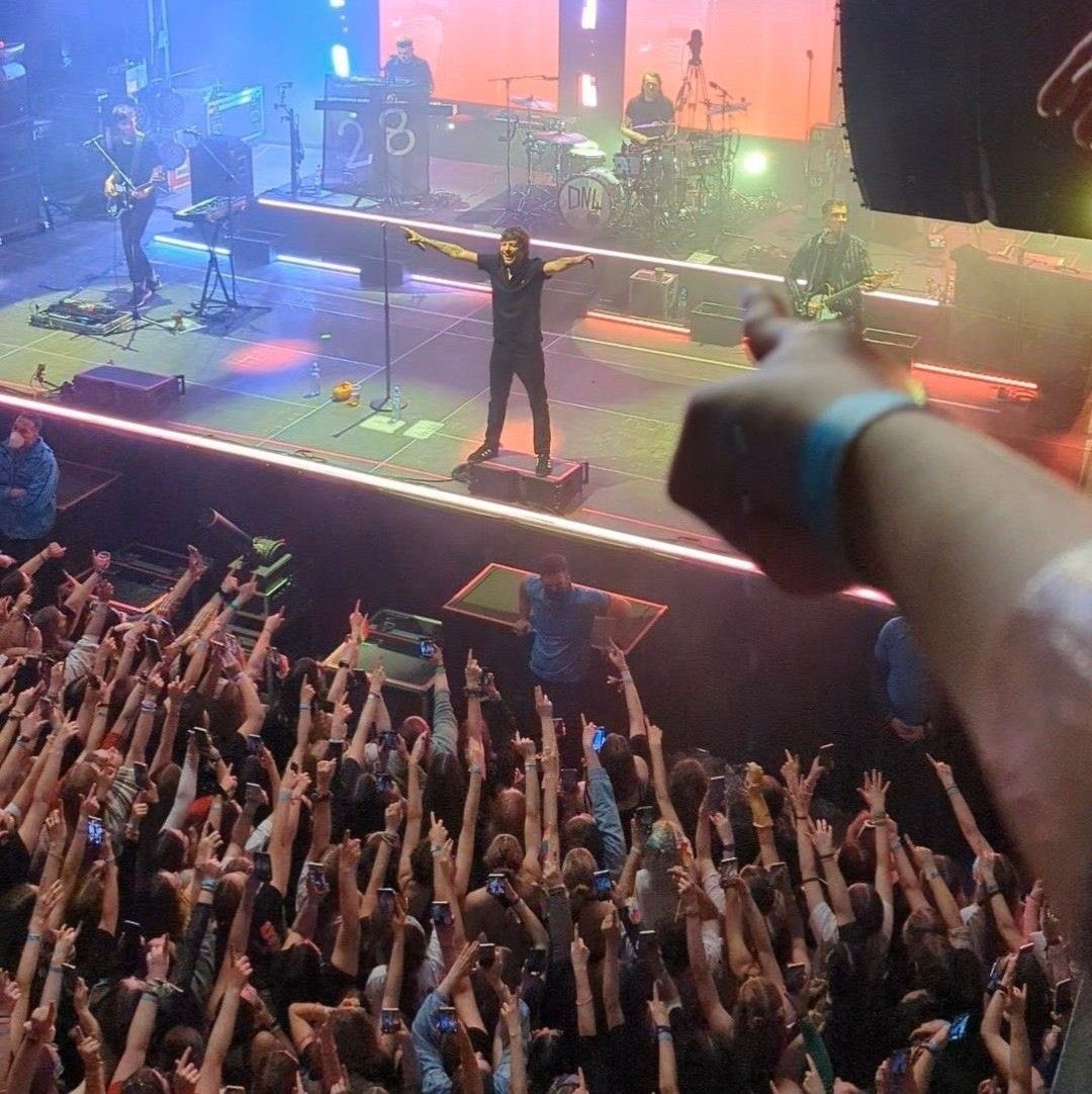 era so iconic you knowww the exact lyrics he’s singing