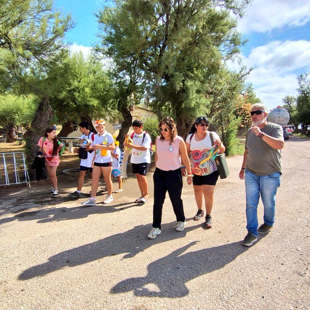 Caminar y soñar juntos.💫
#FelizSabado🙌