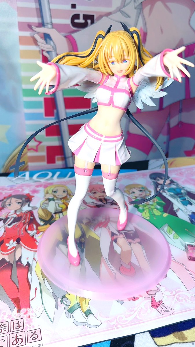 Reclov3's tweet photo. リリエルカオスフォーム開封
付け替えの下半身部分がめっちゃきつくてハマらない😭交換依頼するか検討中...
出来はまぁまぁってとこかな😇
リリエル/リリサ棚は結構充実してきた https://t.co/314anxqgO2