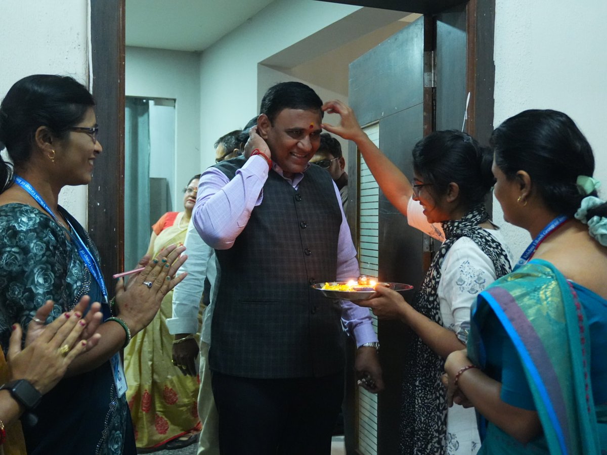 iamdmkrishna's tweet photo. I am deeply touched by the warmth and felicitation I received today upon my new role as Chancellor of Krishna Vikas Global University, Raipur. This milestone for the Krishna Vikash family belongs to all of us.
#krishnavikasglobaluniversity #kvgi #Chancellor #raipur #University https://t.co/HiXakByH3k