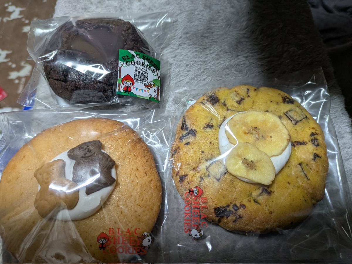 neco__nyaa_'s tweet photo. 今日は楽しかった✨
#BLACSHEEP
#生チョコクッキー
#クッキー
クッキーも目当ての物も買えたキラン(◍˃ ᵕ '◍)✩ https://t.co/6kcGSBiXms