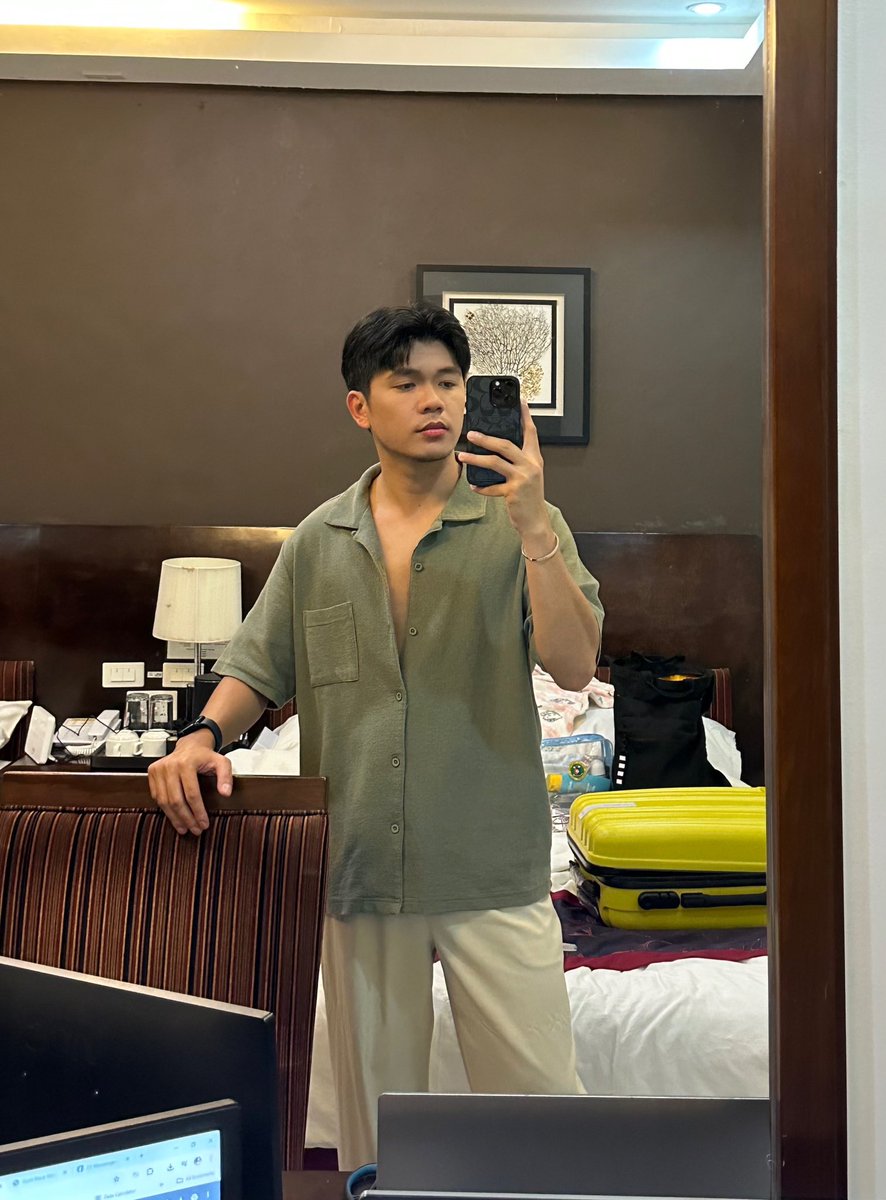 itcouldbearz's tweet photo. you like the fit too? or you like me? hmmm https://t.co/FgxVOT43Eq