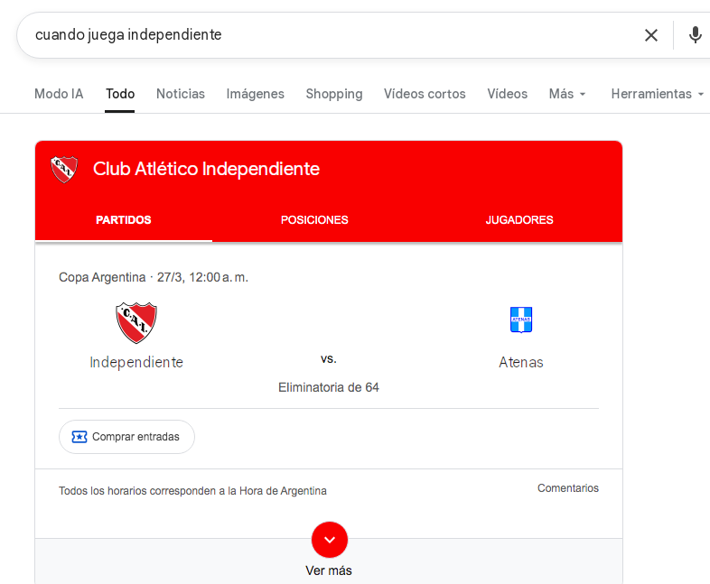 dariogallo's tweet photo. Google no quiso pagar y ahora no sabés a qué hora juega tu equipo

Hace dos años ya habíamos explicado cómo Google le robaba visitas a los sitios al responder una búsqueda de horario de partidos en el primer resultado. Pero desde hace unas semanas, varios usuarios de Argentina vieron que ya no responde con la información de nuestra liga (tampoco se puede seguir el resultado en vivo). Solo aparecen los partidos de la Copa Argentina, pero no los del torneo en juego. Independiente juega hoy, pero Google me lo oculta. En otros países funciona normal, ver el ejemplo de Colo Colo.

¿Qué pasó? Ayer un tiktokero tiró la versión alocada que Chiqui Tapia le había querido cobrar a Google y por eso no estaban apareciendo -como si no tuviera quilombos Chiqui para meterse en otro más-. No es así, pero es una cuestión de dinero.

Las estadísticas -tanto del fixture como los resultados en vivo- son provistos por OPTA, una de las empresas más fuertes en estos servicios. Al parecer, a fin de año se terminó el contrato que Google había suscripto para quedarse con todos los usuarios que entran a ver cómo va el partido o contra quién juega su equipo. Y no hubo renovación. Dicen que Google creía que podría solucionarlo sin tener que pagar los servicios de OPTA. Se ve que no fue así y pese a la Inteligencia Artificial, los robots programadores y otros adelantos, Google no pudo suplantar el servicio de fútbol en vivo. Parece que tendrán que volver a OPTA largando más dólares que antes. Está mal, pero no tal mal. Google le sacó a los medios el negocio de informar sobre los partidos, pero tendrá que pagar el servicio si no quiere resignar esas visitas.