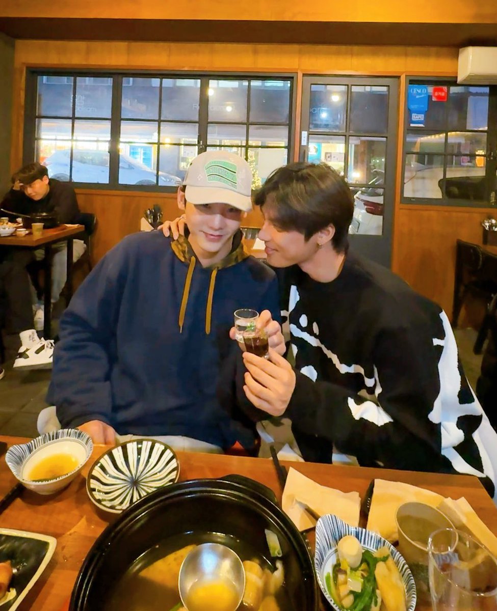 멜͙⃰크͙⃰ tweet media