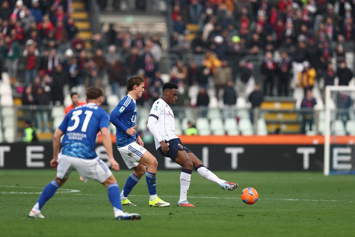 PietroCeleste01's tweet photo. 🇨🇴LUCUMÍ IN GRUPPO 
Sono ripresi questa mattina gli allenamenti in vista di #BFCMilan di martedì: seduta di scarico per i più impiegati contro il Maccabi Tel Aviv, attivazione atletica e partitella a campo ridotto per gli altri. Jhon #Lucumi è tornato ad allenarsi con la squadra. https://t.co/kxv6R1BjOz