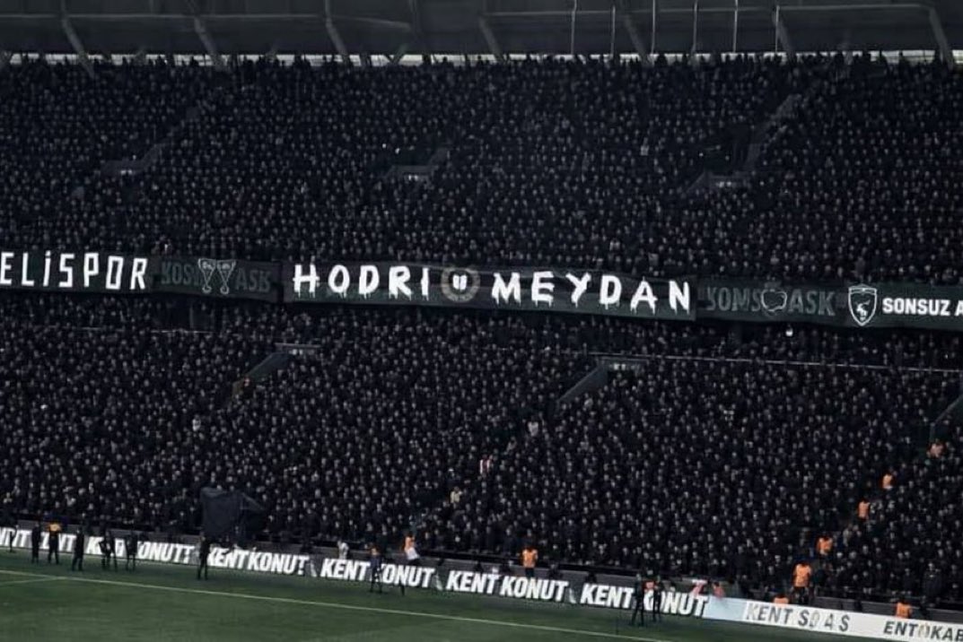 usamebaba41's tweet photo. ⬛️ SİMSİYAH OLUYORUZ ! 

⚫️ KABUS GİBİ ÜZERLERİNE ÇÖKÜYORUZ ! https://t.co/su75UiEcpd