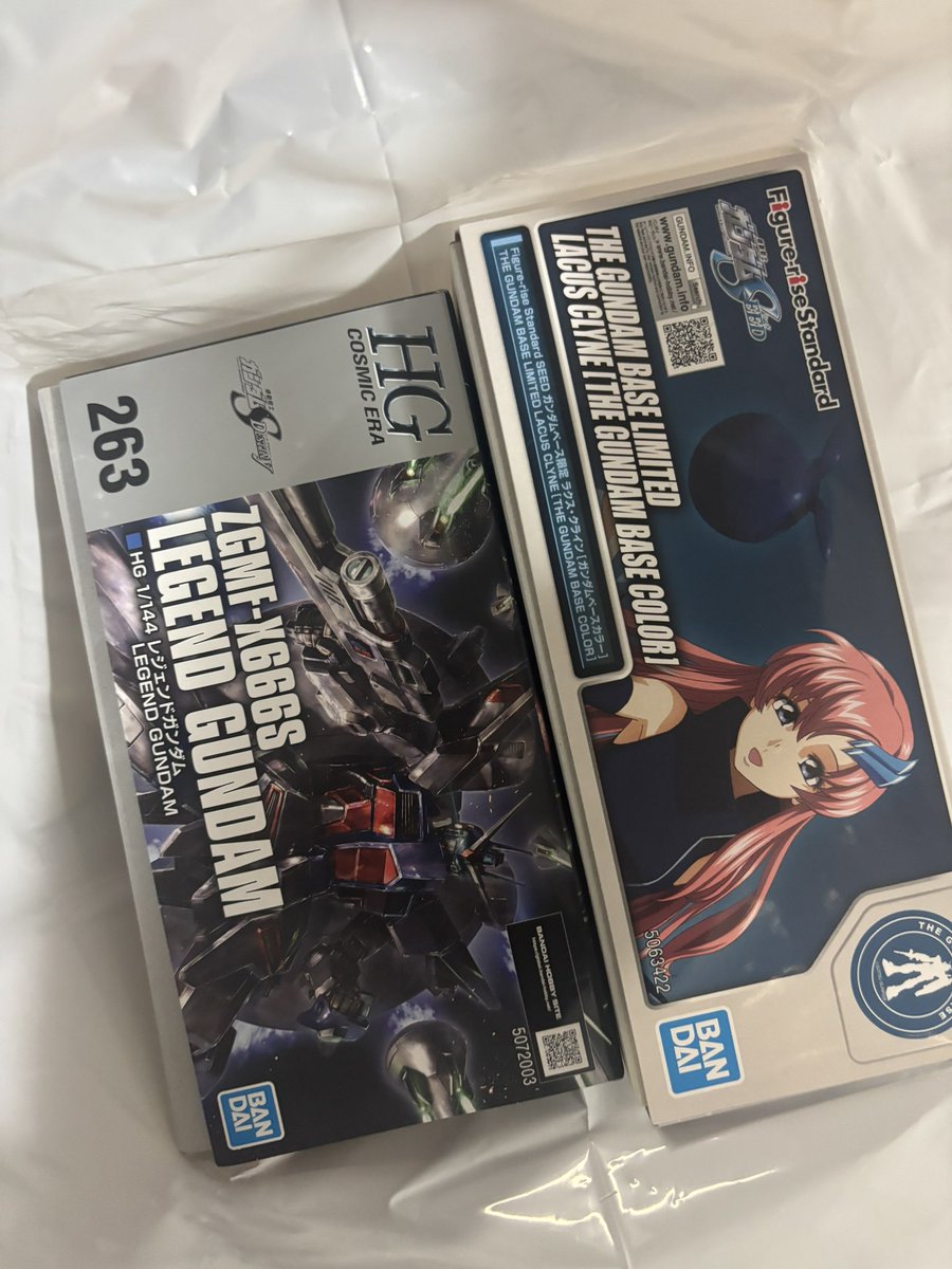今日のガンダムベース福岡での戦利品

青ラクスがあるとは思ってなかった！白ラクスは直ぐに目についたけど、青はないのか…って落胆してぐるぐる回ったらなんか見つけた笑

レジェンドはなんか箱デカくなってない？