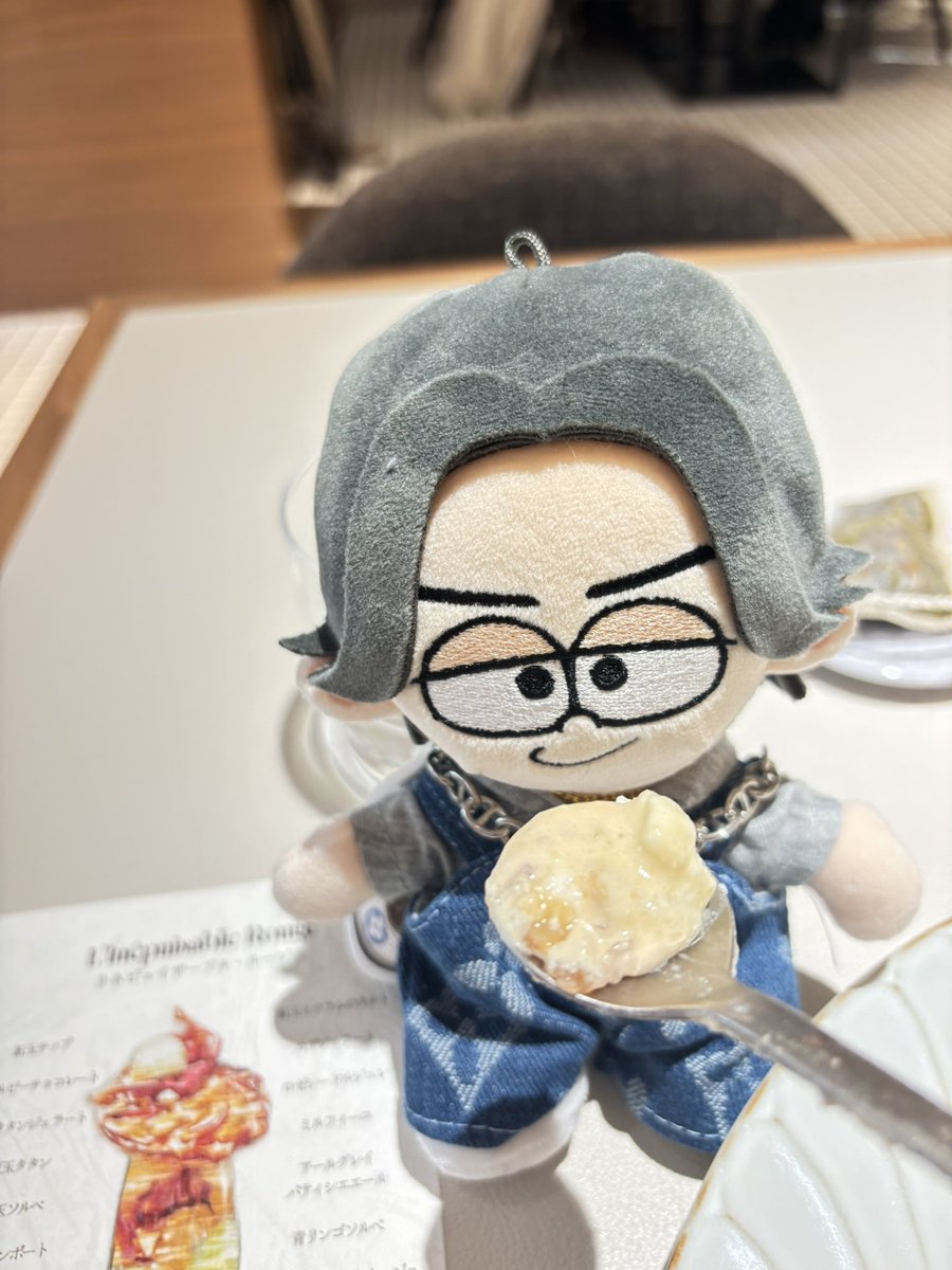0518kiiroitori's tweet photo. #azoto daikanyama さんに行ってきました✨
私はリネピュイザーブル•ルージュ
周杜くんが食べた🍎にしました
手が混んでいて、複雑なハーモニーが美味しかったです💜カブジェラートは蕪でした
ふまぬいとふまちょには私があーんしてあげました💜 https://t.co/tZpqa5jmhJ