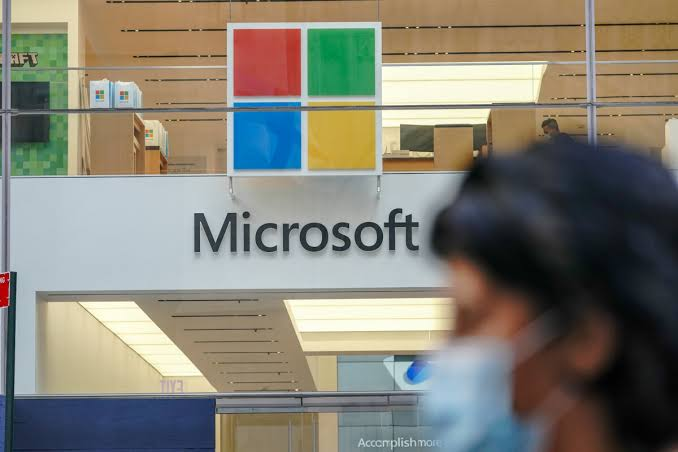 PernotLeplay's tweet image. 🚨🇫🇷 France now wants to replace @Microsoft with European cloud providers for its national Health Data Hub.

It hosts the health data of French citizens since 2019. I remember that Microsoft Azure was contested from the beginning, because of the US Cloud Act.

The worst part is…